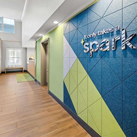 Spark By Hilton Woodbridge Exterior photo
