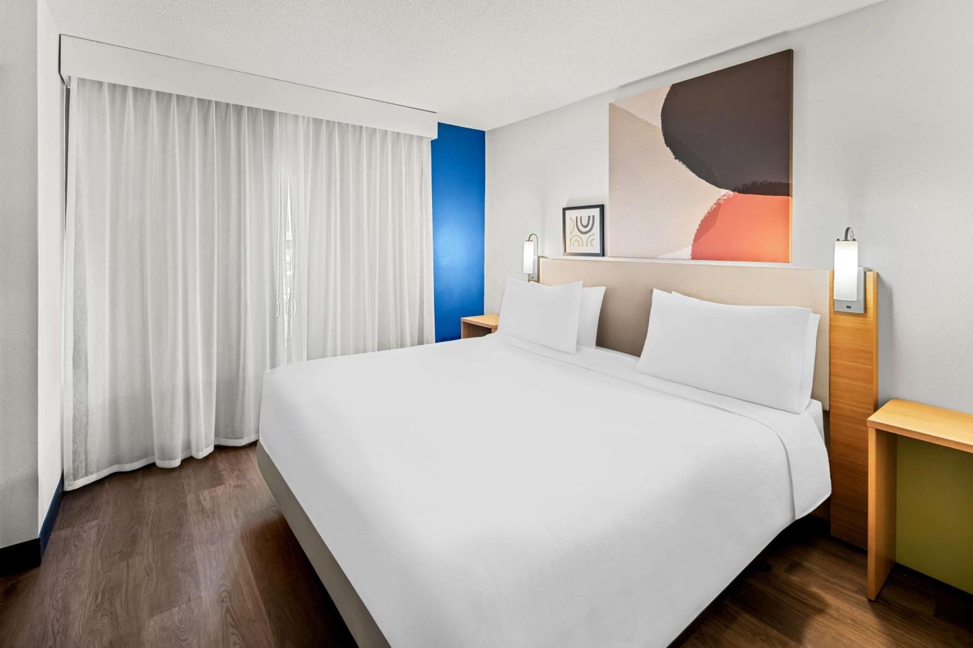 Spark By Hilton Woodbridge Exterior photo