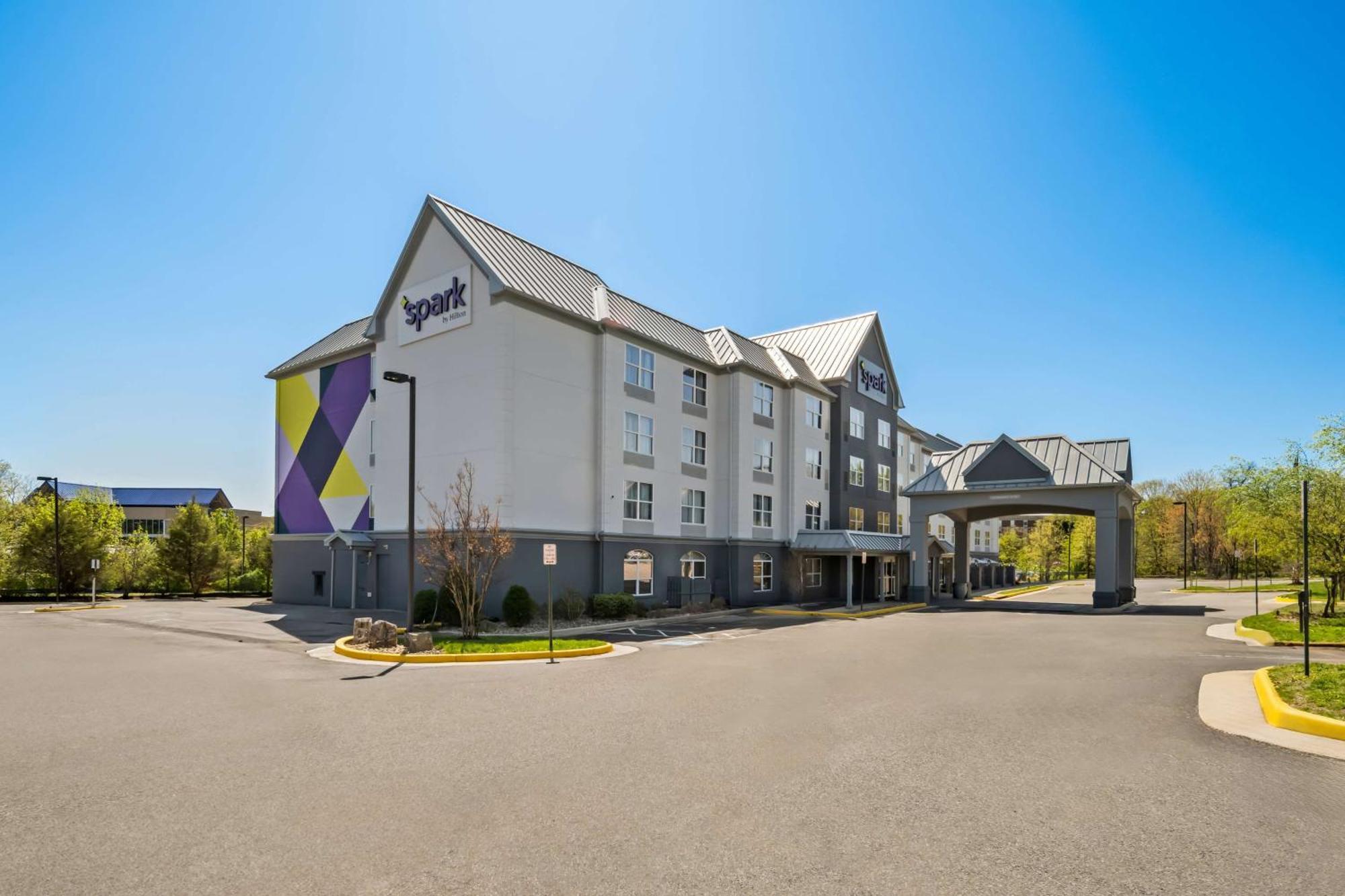 Spark By Hilton Woodbridge Exterior photo