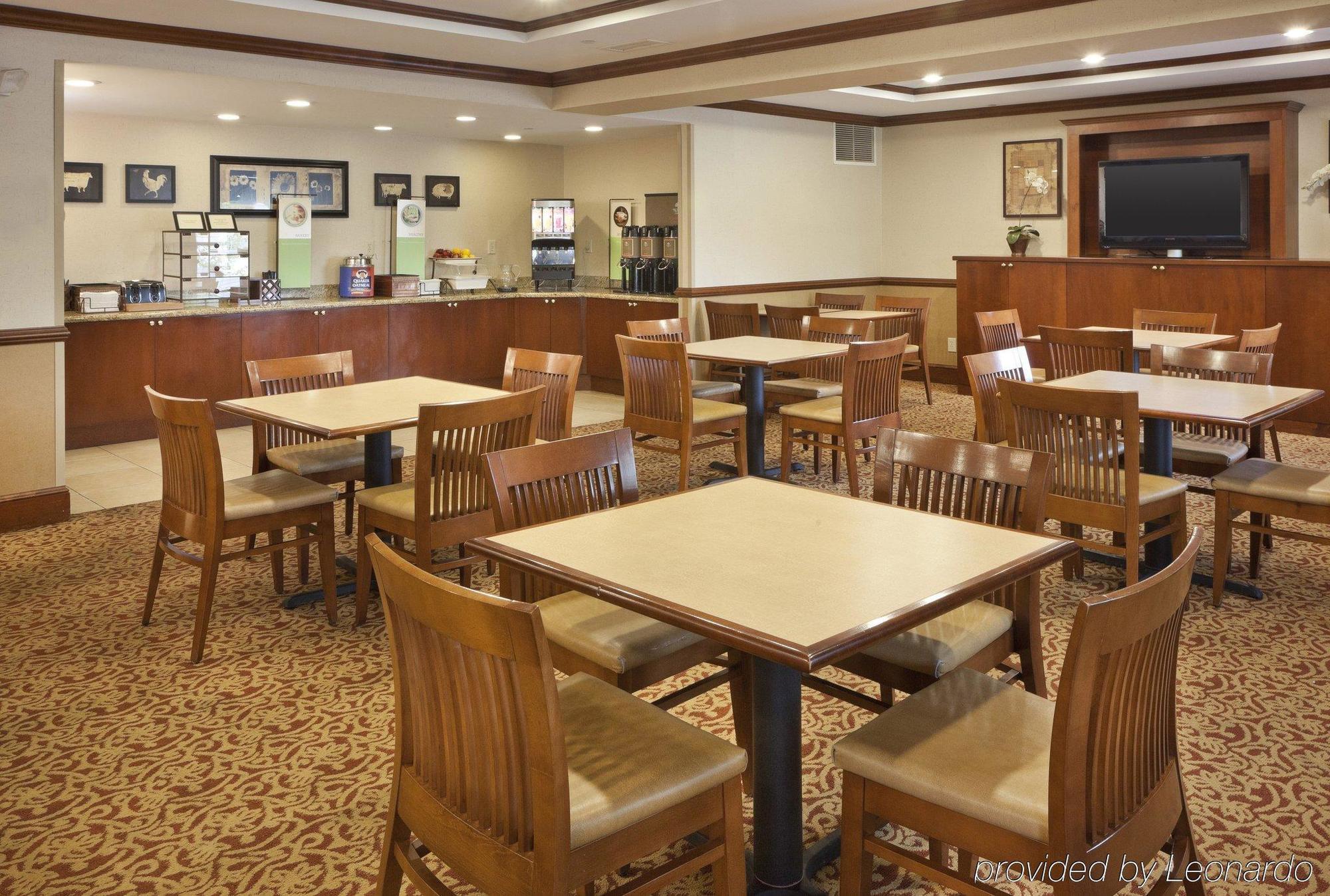 Spark By Hilton Woodbridge Restaurant photo